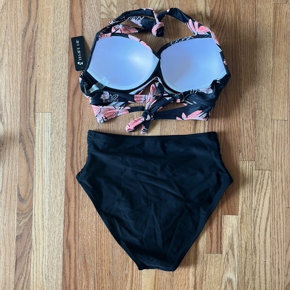 NWT Two Piece Swimsuit - Picture 5 of 5